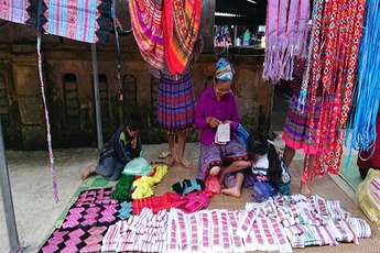 The Hmong Pa Co market in Mai Chau