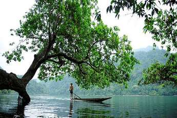 Pac Ngoi village at the edge of Ba Be lake