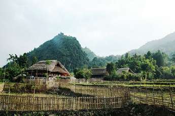 Meeting Tay people at Tha village in Ha Giang