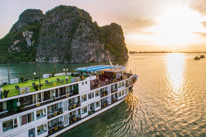 How to choose your cruise in Halong Bay? [2023]