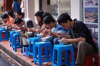 Los 5 mejores lugares de comida callejera en Hanoi