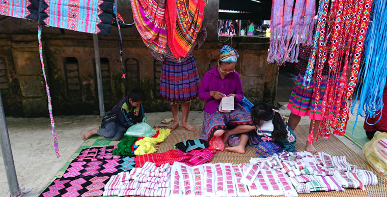 El mercado Pa Co de los Hmong en Mai Chau