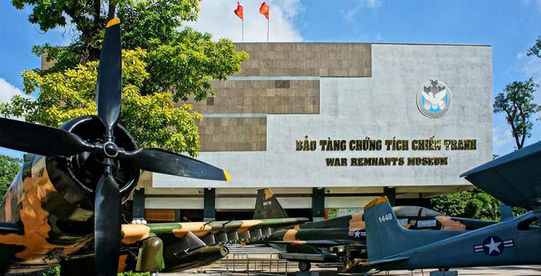 El Museo de los Restos de la Guerra en Ho Chi Minh Vietnam