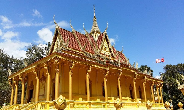 Pagoda jemer en el Delta del Mekong Vietnam