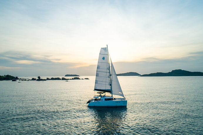 Junks, yate de lujo de 5 estrellas para cruceros por Vietnam