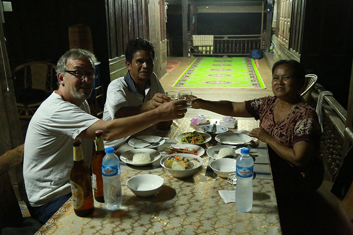 Alojamiento familiar en Don Daeng Laos