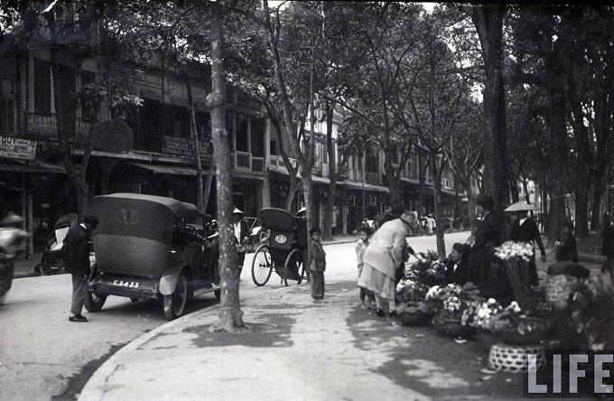 Forja De Herrero En Un Negocio Callejero En Hanoi Antiguo Barrio Vietnam  Foto de archivo editorial - Imagen de fuego, chemicals: 176796078