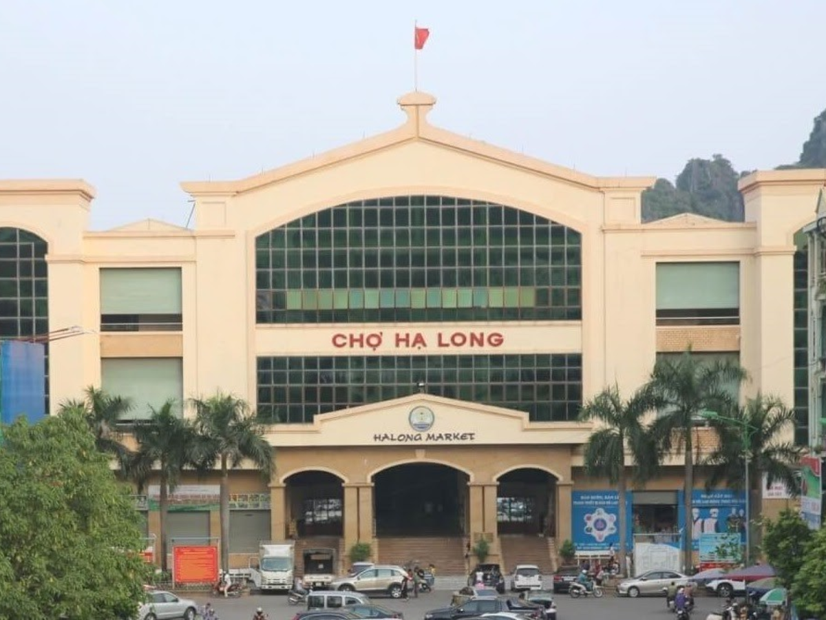 Ha Long: Mercado animado junto a la bahía