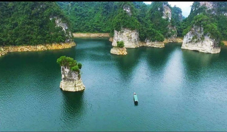 Lago Na Hang en Ba Be