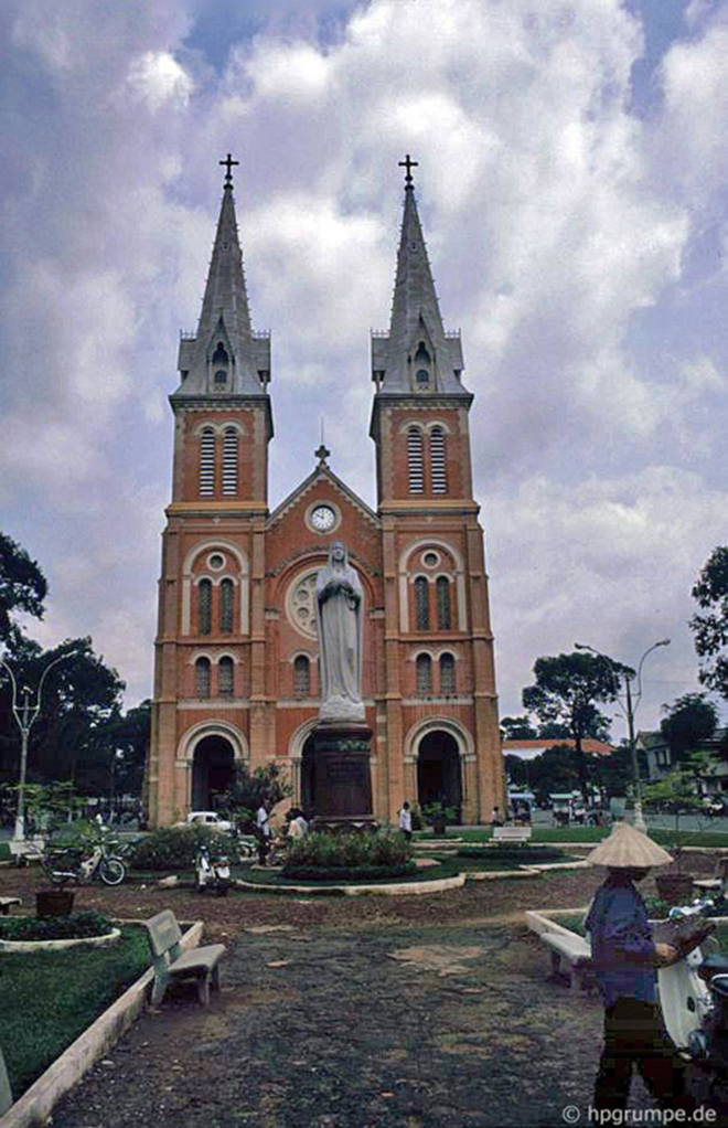 Catedral de Notre Dame de Saigon decada noventas
