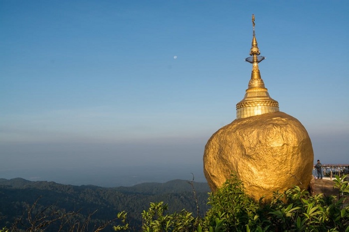 La roca de oro en Myanmar