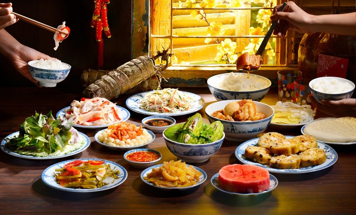 Las costumbres tradicionales del Tet en Vietnam comida en el sur 