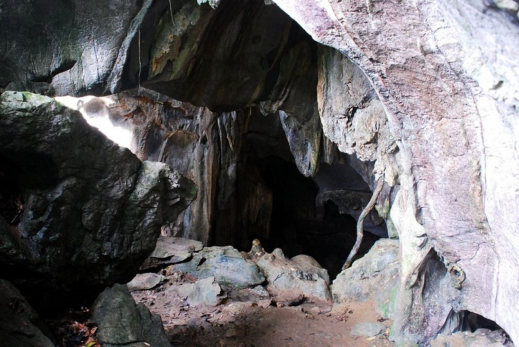 Cueva del hombre primitivo en Ninh Binh