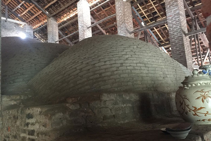 Horno antiguo en el pueblo de ceramica Bat Trang