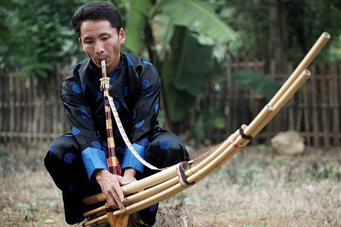 Instrumento tradicional khene en Laos