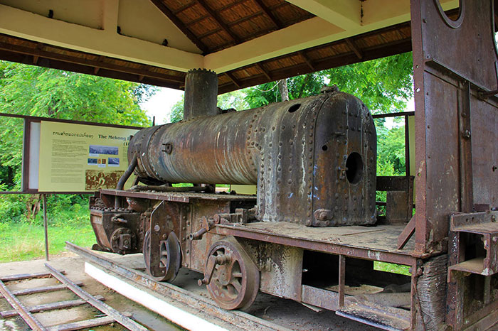 Locomotora de la epoca colonial en Don Det Laos