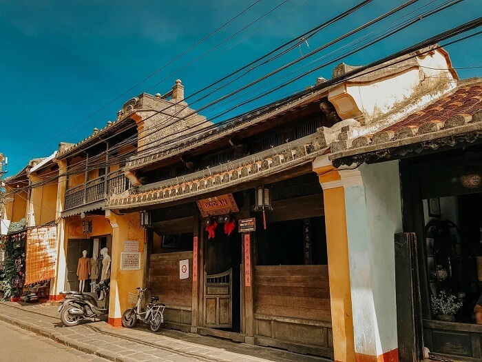 (Antigua casa de Duc An: calle Tran Phu 129, distrito de Minh An, ciudad de Hoi An)