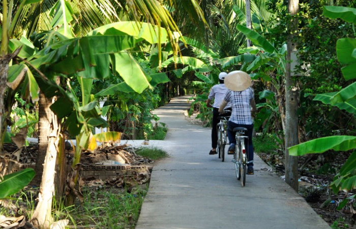 Paseo en bicicleta en la ciudad imperial de Hue