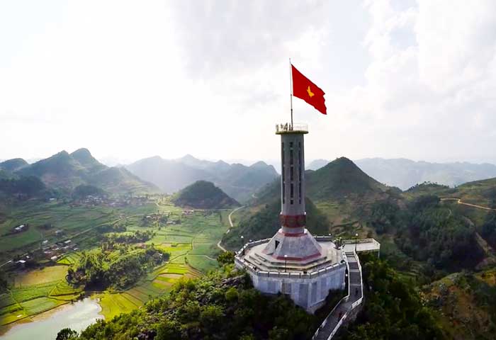 La torre de la bandera de Lung Cu