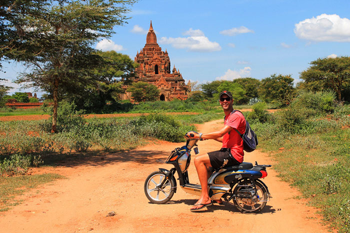 Paseo en bicicleta en Bagan Myanmar