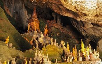 Luang Prabang – Cueva Pak Ou – Pueblos locales (D/-/-) 