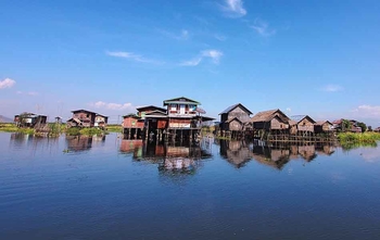 Lago Inle – Indein – Mercado rotativo de 5 diás – Vuelo a Yangon (D/-/-)