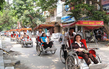 Llegada a Hanói – Paseo por la ciudad ( 2km) (-/-/-)