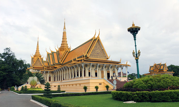 Phnom Penh – Salida (D/-/-)